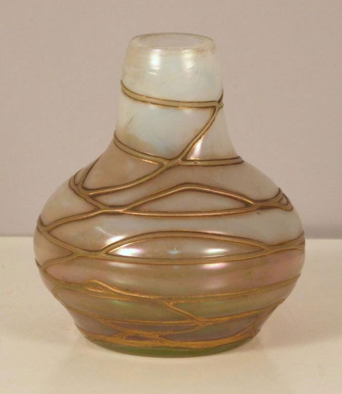 Small Art Glass Bud Vase: Loetz Style, Favrille Drip Design. 4H"
