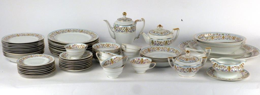 Bavarian Porcelain Dinner Service: 66 pieces. Heinrich Bavaria. (Rye, NY Estate)