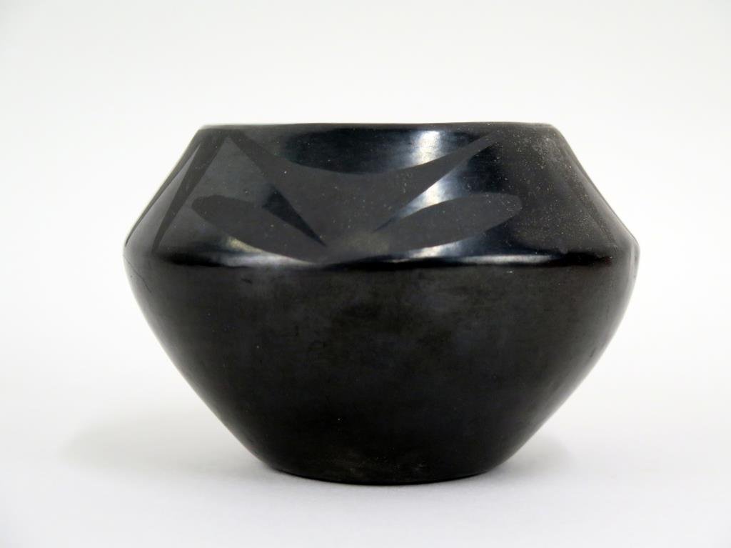 San Ildefonso Native American Black on Black Jar (1 of 6)