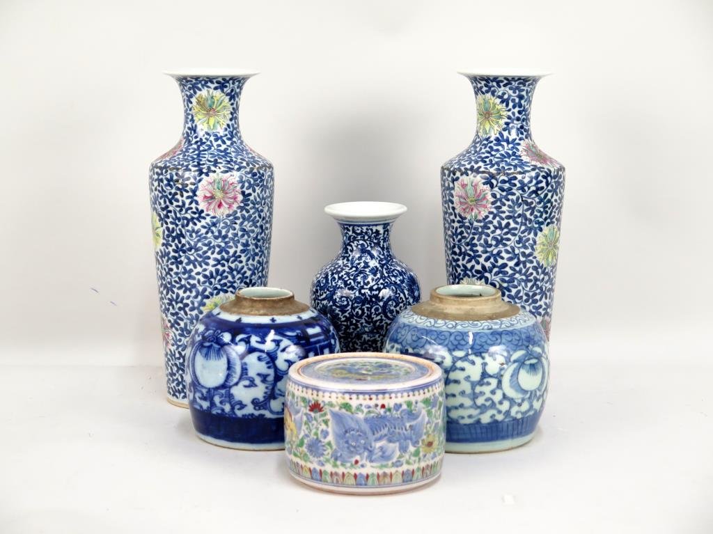 6 Assorted Chinese Porcelain Articles (1 of 4)
