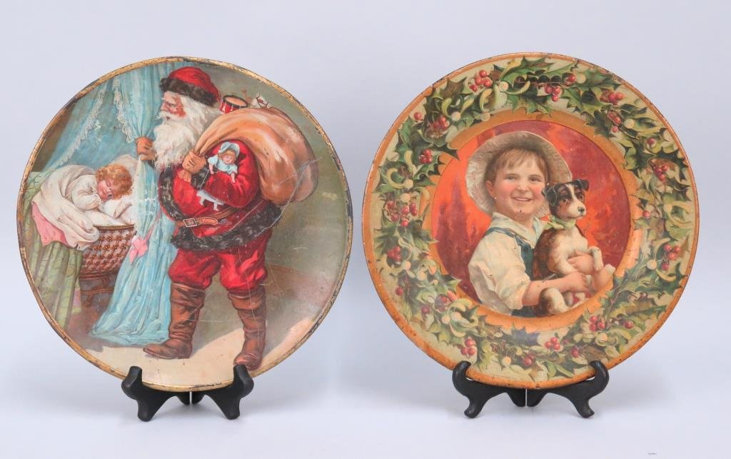 2 Vintage Tin Christmas Decor Plates (1 of 3)