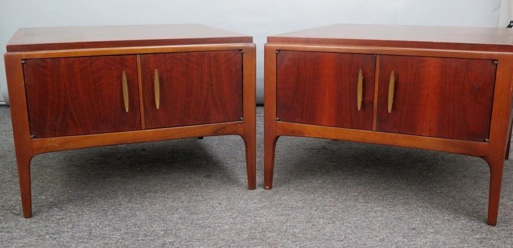 Pair Mid-Century End Tables by Lane (1 of 5)