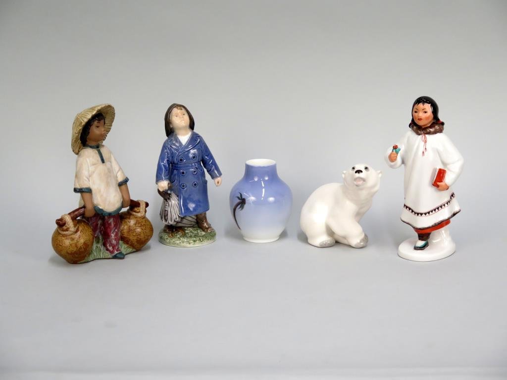 5 Assorted Porcelain Articles (1 of 5)