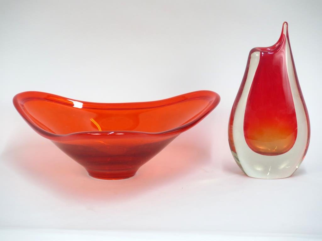 2 Colored Art Glass Articles (1 of 5)