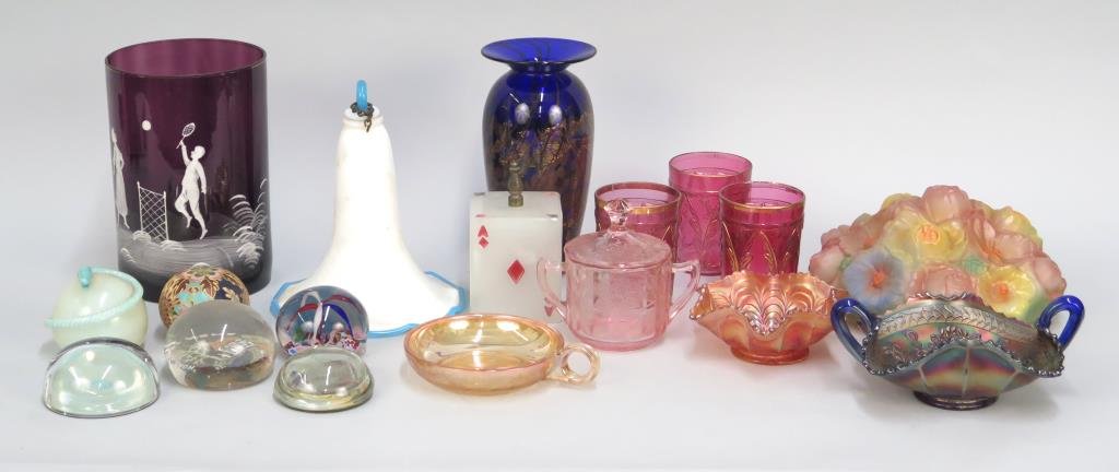 Assorted American and Other Glass Articles (1 of 5)