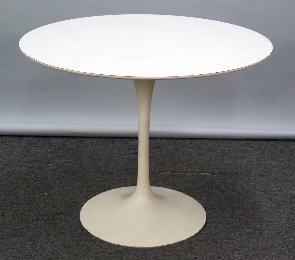Eero Saarinen for Knoll Tulip Table: Round top. Slight chip to top. Average wear to base. 36Dia. X 28.5"H"