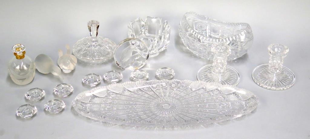 Assorted Glass and Crystal Articles (1 of 6)