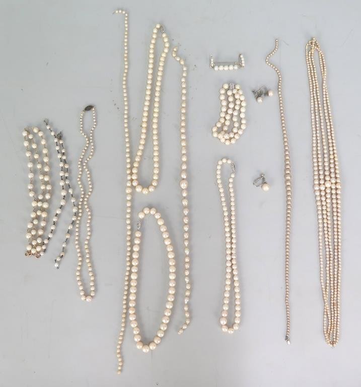 Assorted Faux Pearl Costume Jewelry (1 of 5)