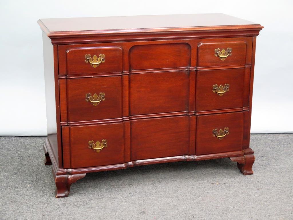 Chippendale Style Block Front Chest (1 of 4)