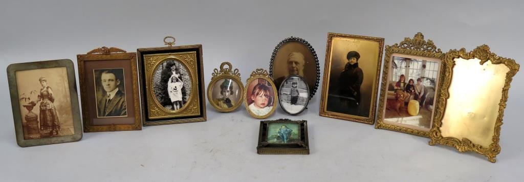 11 Assorted Picture Frames (1 of 5)
