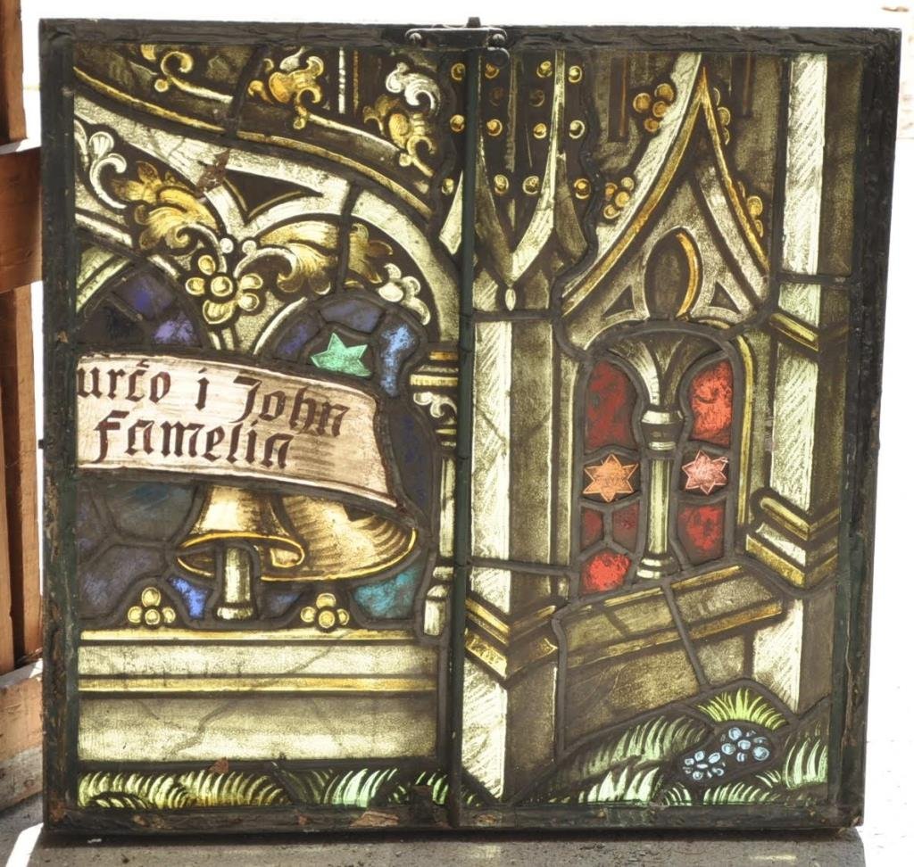 5 ANTIQUE GOTHIC WINDOWS IN METAL FRAMES (1 of 7)