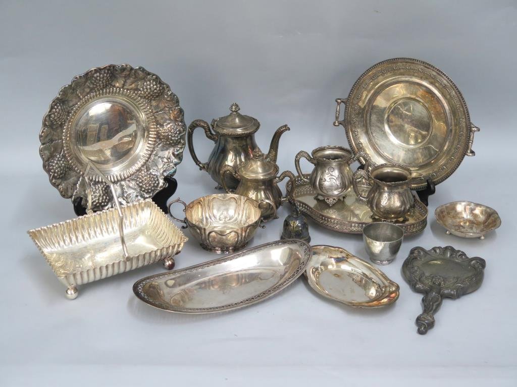 Assorted Silver Plated Articles (1 of 4)