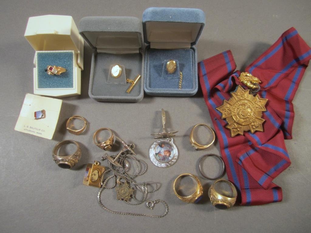 Assorted Gold and Plated Jewelry (1 of 4)