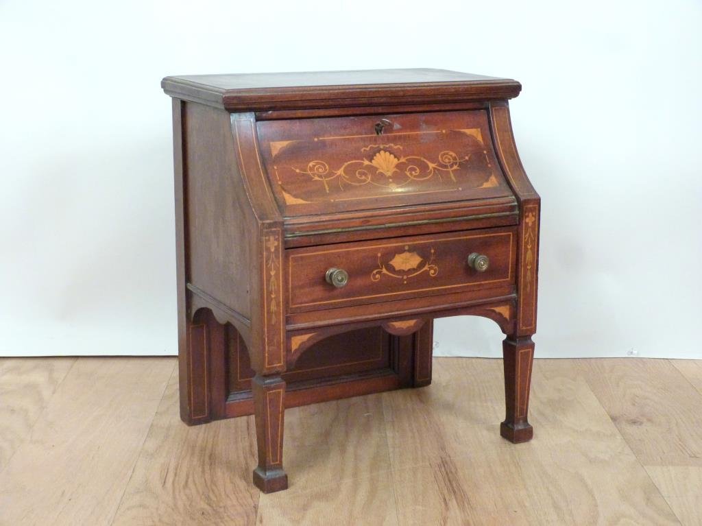 Adam Style Miniature Desk (1 of 5)