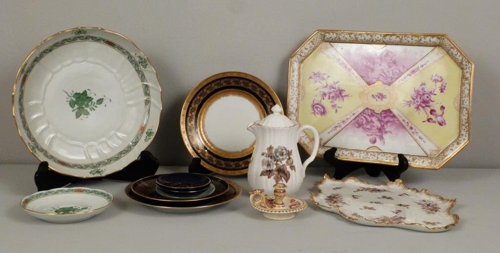 Assorted Porcelain Articles (1 of 7)