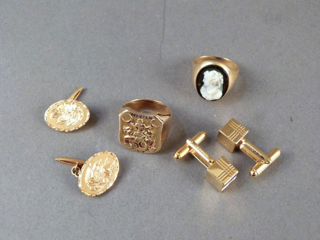 Assorted Yellow Metal Articles (1 of 5)