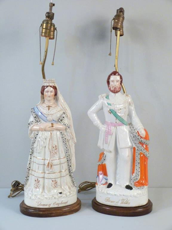 Set of 2 Staffordshire Ceramic Lamps (1 of 5)