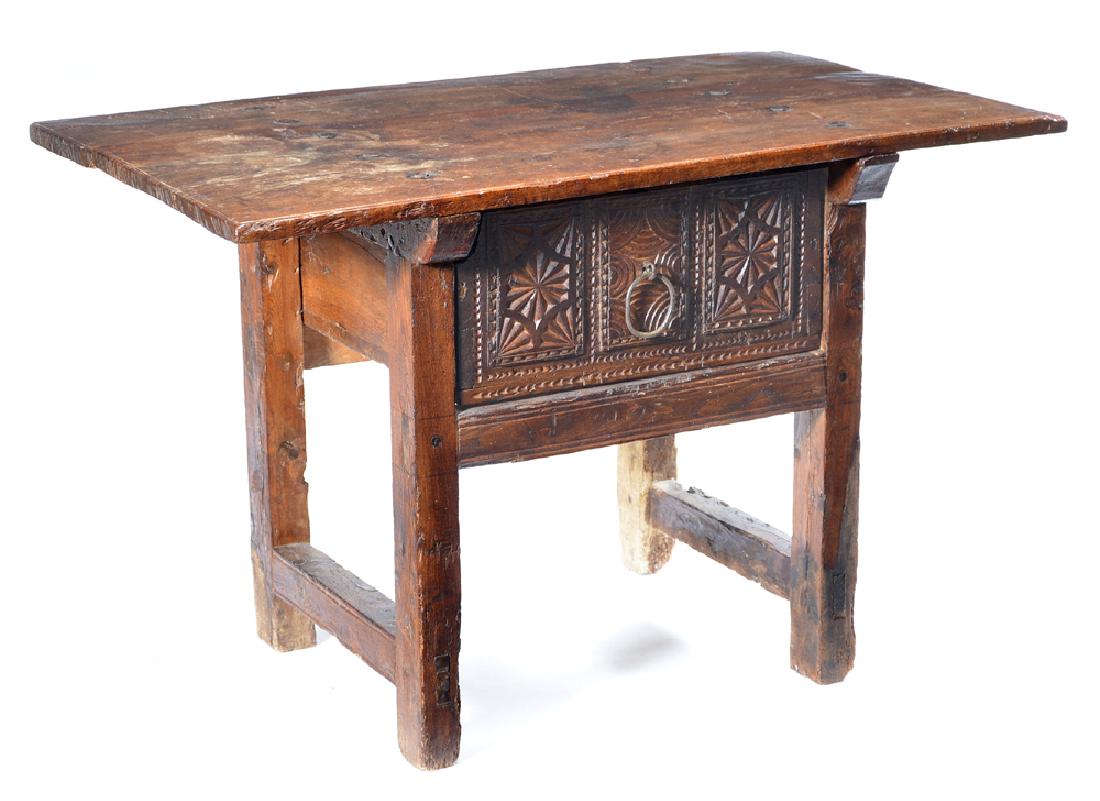 Spanish Colonial walnut side table,18th c (1 of 3)