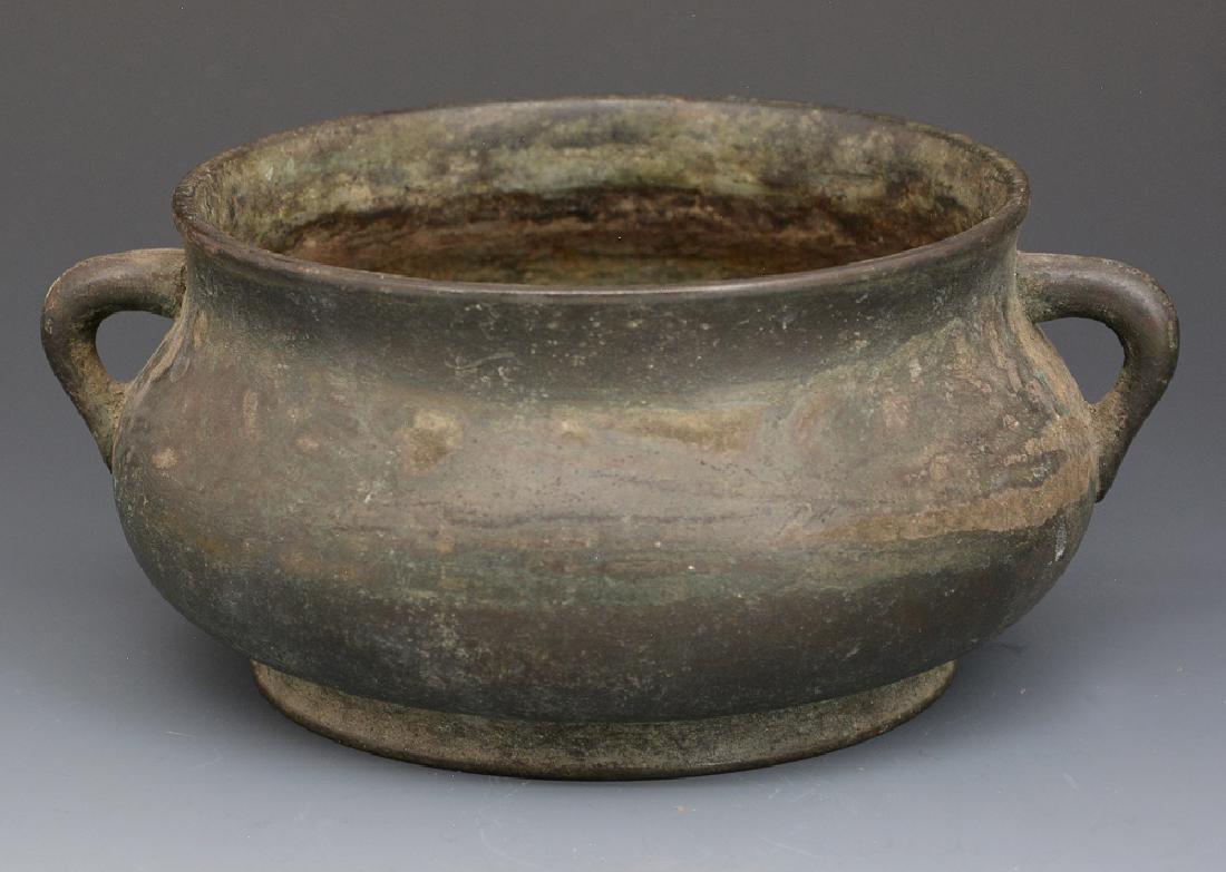 Chinese cast bronze bombe form censer, 17th c (1 of 4)