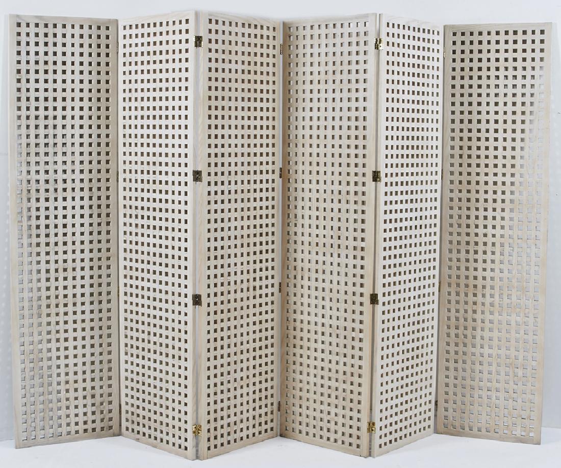 Attrib John Saladino, lattice paneled room divider: Attrib John Saladino, lattice paneled room divider, oatmeal colored finish. Appx 108"w x 72 1/2"t. Very good condition.