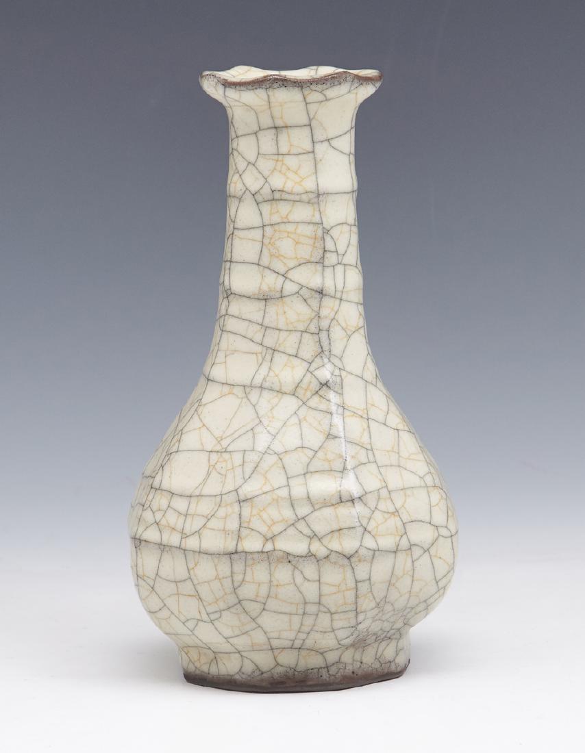 Chinese crackle glazed bottle vase (1 of 5)