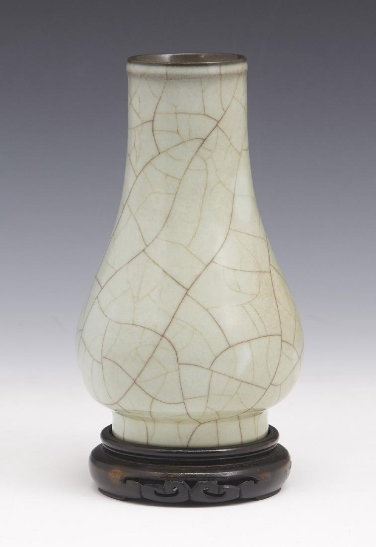 Chinese k'uan-type "hu" vase (1 of 5)