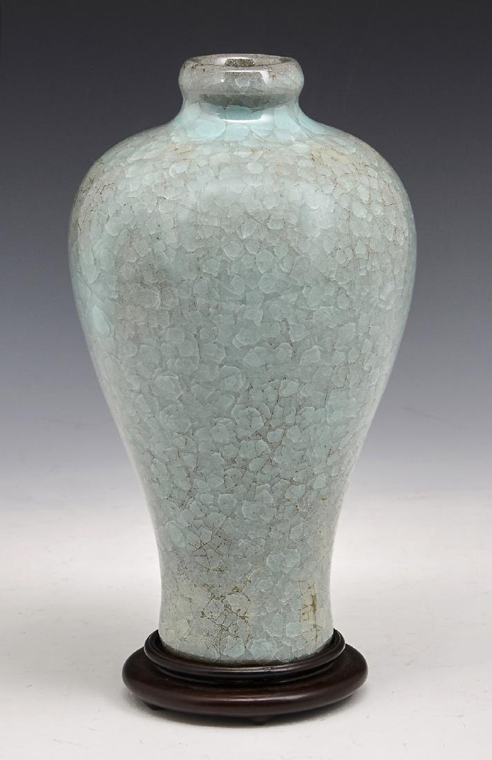 Chinese "ice-crackled" meiping vase (1 of 4)