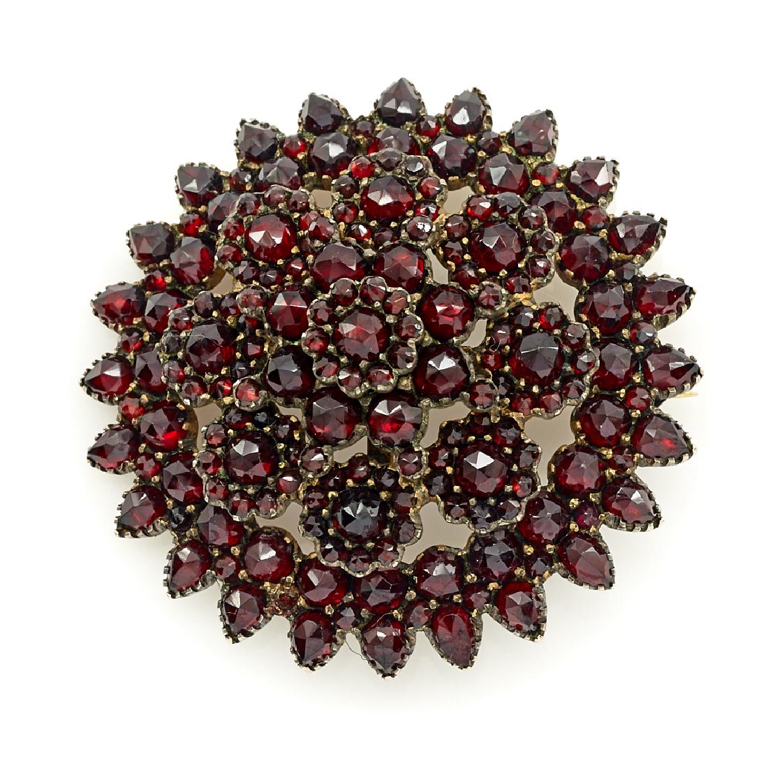 9k Rose gold bohemian garnet Victorian brooch (1 of 1)