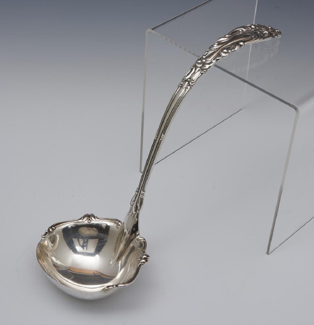 Frank Whiting Athene Crescendo sterling silver ladle (1 of 1)