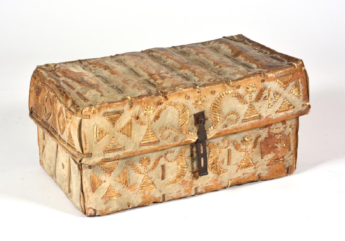 Spanish Colonial cowhide trunk with San Francisco (1 of 4)