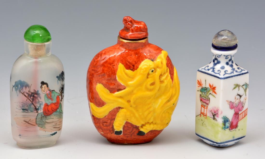 Lot of 3 Chinese snuff bottles (1 of 12)