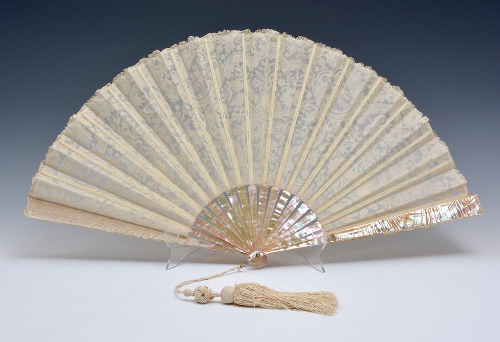 Mother of pearl and lace fan (1 of 2)