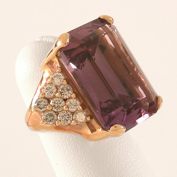 14 Karat Gold Amethyst & Diamond Ring