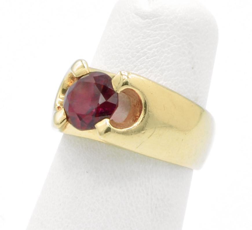 14k Yellow gold ruby ring (1 of 3)
