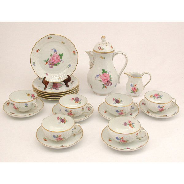 Hutchenreuther Porcelain Dessert Set, Dresden: PORCELAIN. German porcelain dessert set by Hutchenreuther, Selb., Dresden, consisting of; six dessert plates, six saucers, five cups, one creamer and one teapot, all in a floral pattern, very good con