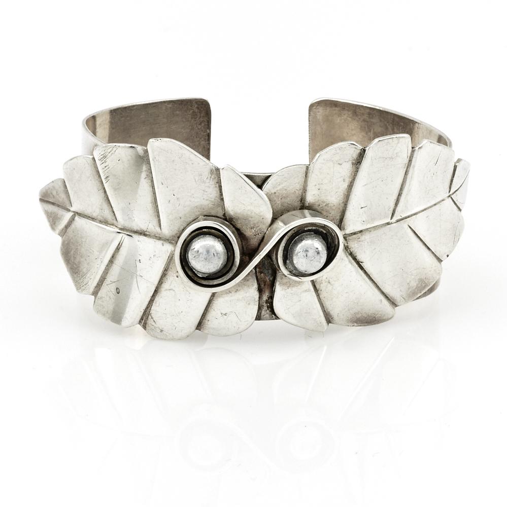 Rebajes sterling silver cuff bracelet with two leaves (1 of 1)