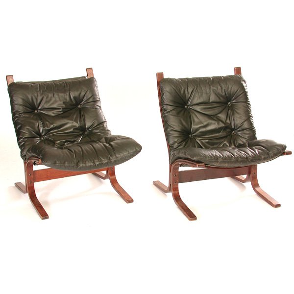 Pair of Westnofa Siesta Chairs: CHAIRS. Pair of Ingmar Relling for Westnofa Siesta chairs, constructed from bentwood frames with black tufted leather seats, 32"h x 25"w x 33"d, some wear, in overall good condition.