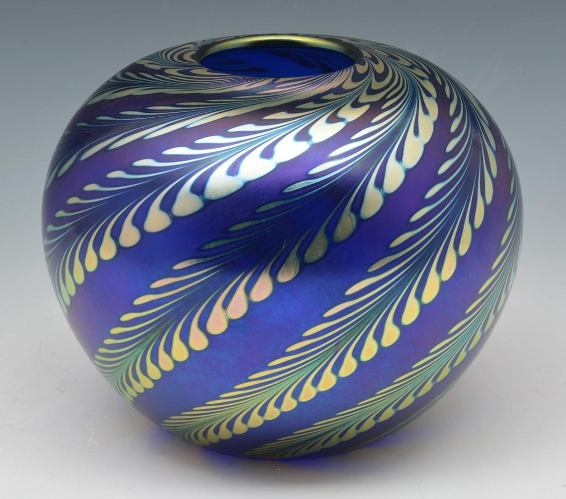 Steven Correia Blue & Gold Swirl Art Glass Vase.: Steven Correia Blue & Gold Swirl Art Glass Vase. Signed. Approx. 6 3/4"t x 8"d. Very good condition.