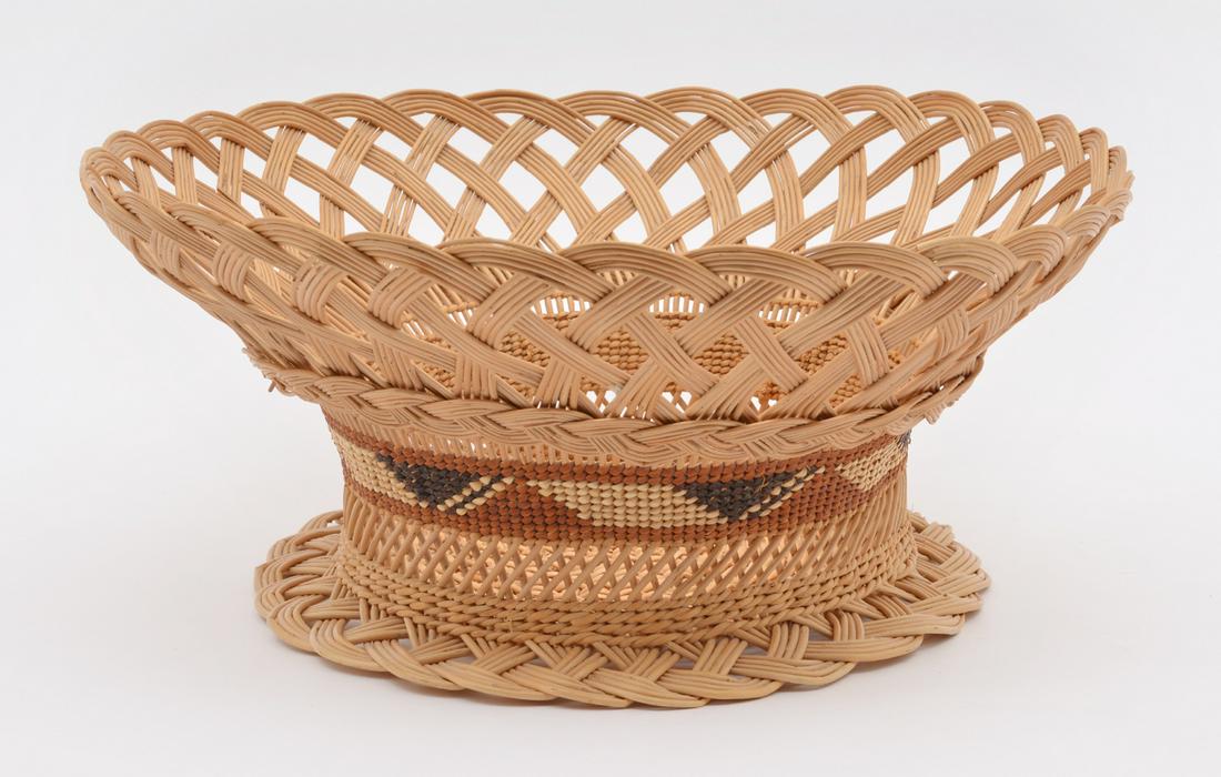 Karuk Native American twine basket with flared top (1 of 3)