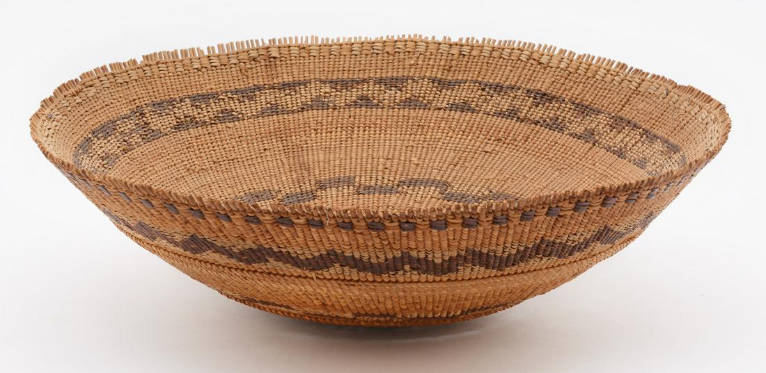 Pomo Native American Bamtush weave sifter basket (1 of 3)