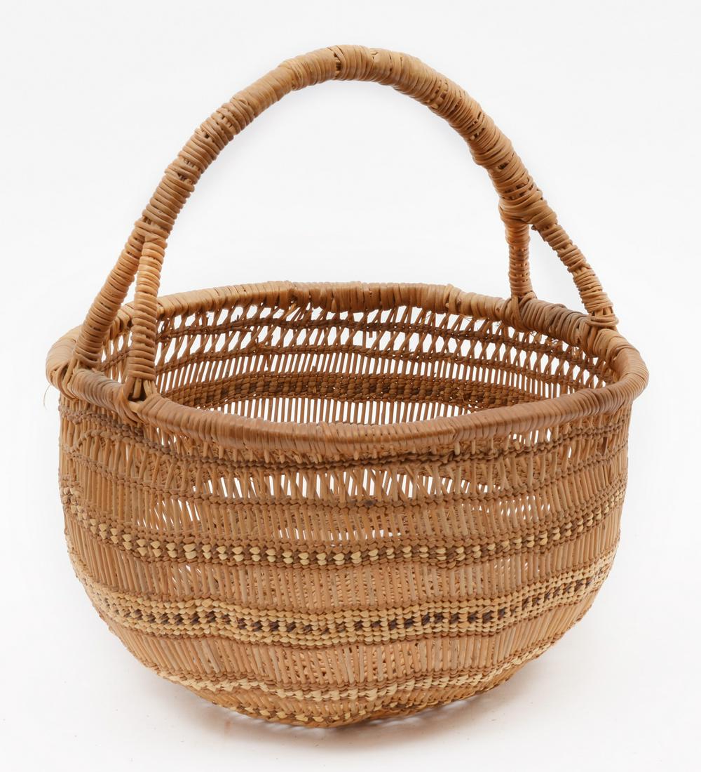 Siletz Native American carrying basket (1 of 4)