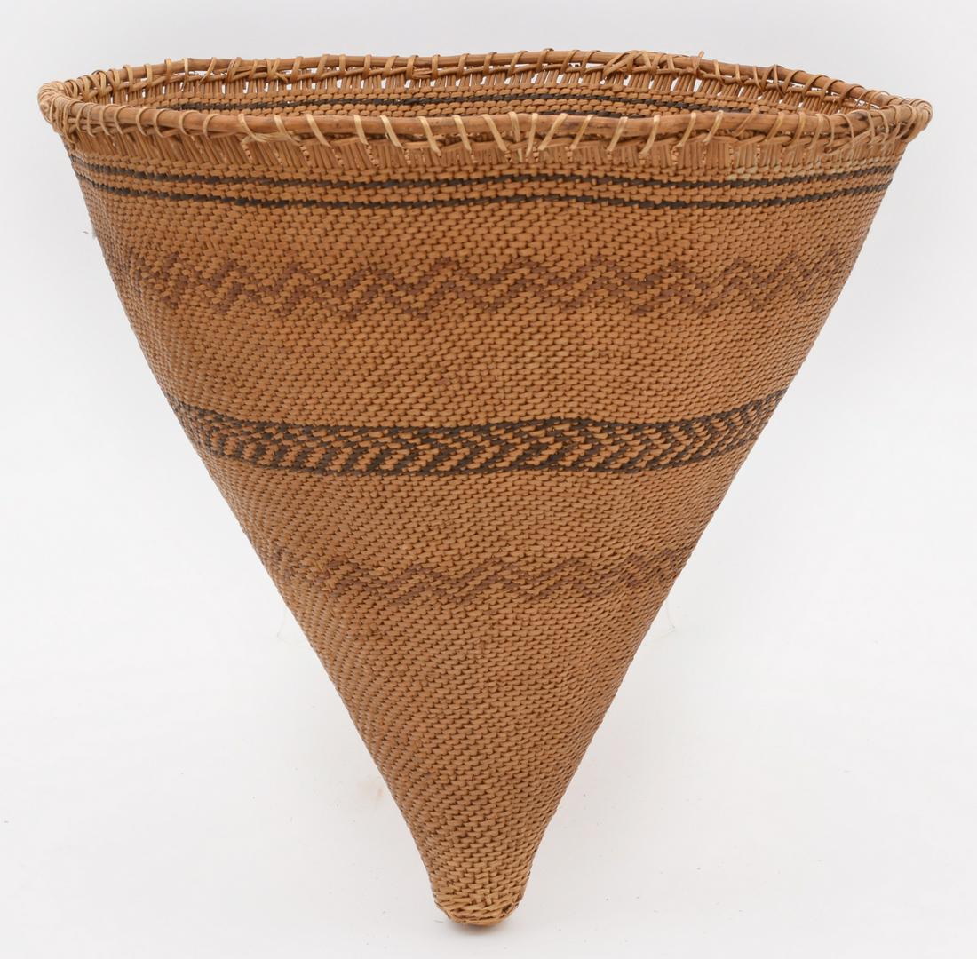 Washoe Native American gathering basket (1 of 5)