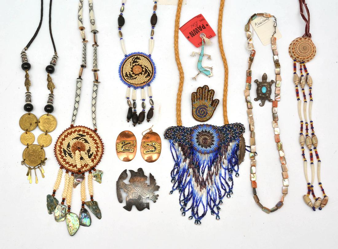 Native American Beadwork, Necklaces & Pendants (1 of 1)