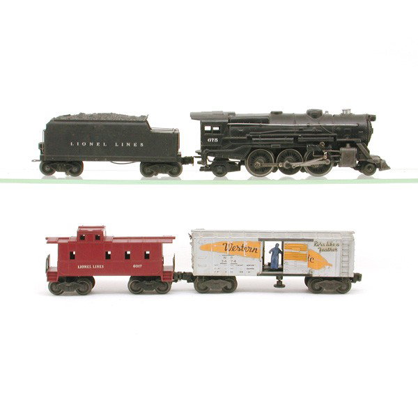 Lionel train set, 6017, 675, 34.: TRAIN. Lionel train set including: Caboose 6017, Ste+T 675, Operating Box Car 3474.