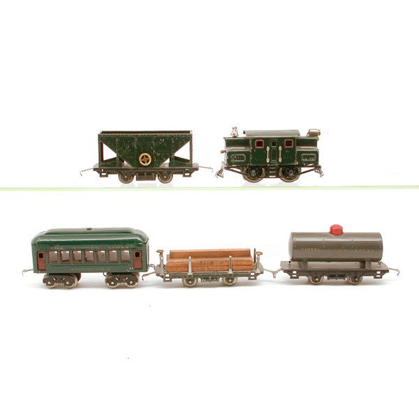 Lionel No. 803, 831, 804, 153: TRAIN CARS. Lionel train cars including: Lionel Hopper 803, Log 831, Tank (Restored) 804, Lionel Locomotive 153, Parlor Car.
