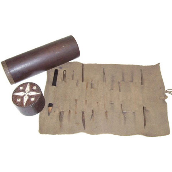 Sail maker's needles, heavy cloth sheath, 19th c: LOT. This 19th c. lot includes large sail maker's needles, heavy cloth sheath and round case with ivory decorations on top. Largest needle is 8 1/2" long and the shortest is 3". The round case is 9 3/