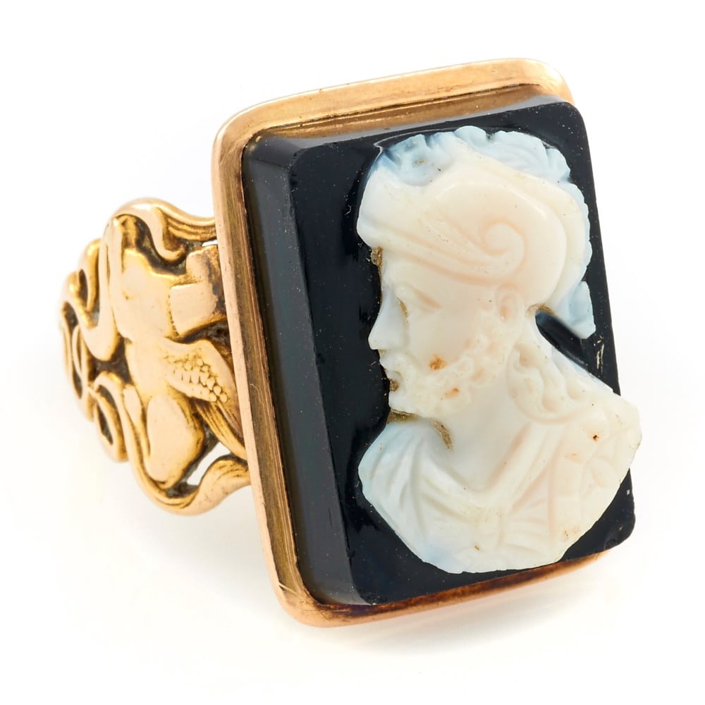 14kyg Victorian onyx cameo ring with griffins (1 of 3)