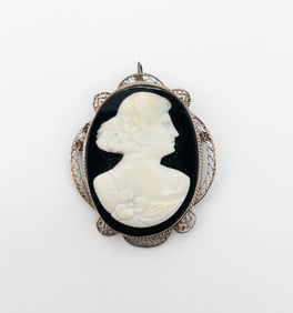 14k gold hard stone cameo brooch/pendant