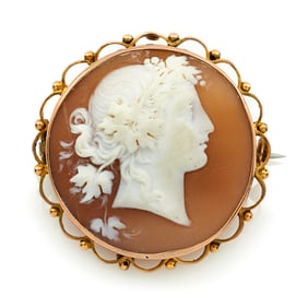 10k Yellow gold shell cameo brooch