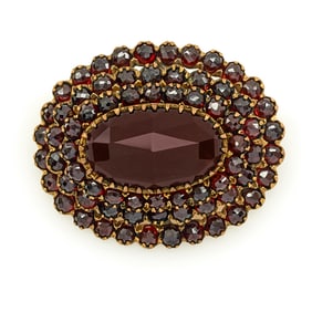 9k Yellow gold Victorian bohemian garnet brooch